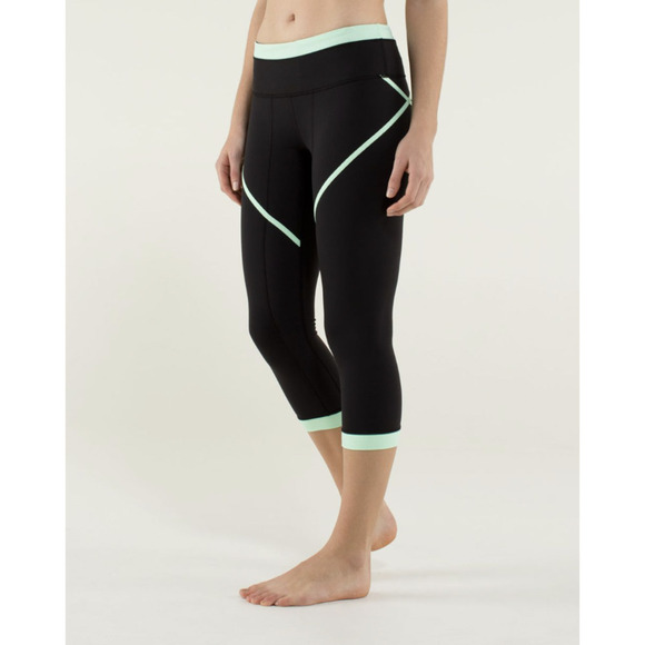 Lululemon Tight Fit Crop 6 Black Mint NWOT - Picture 3 of 13